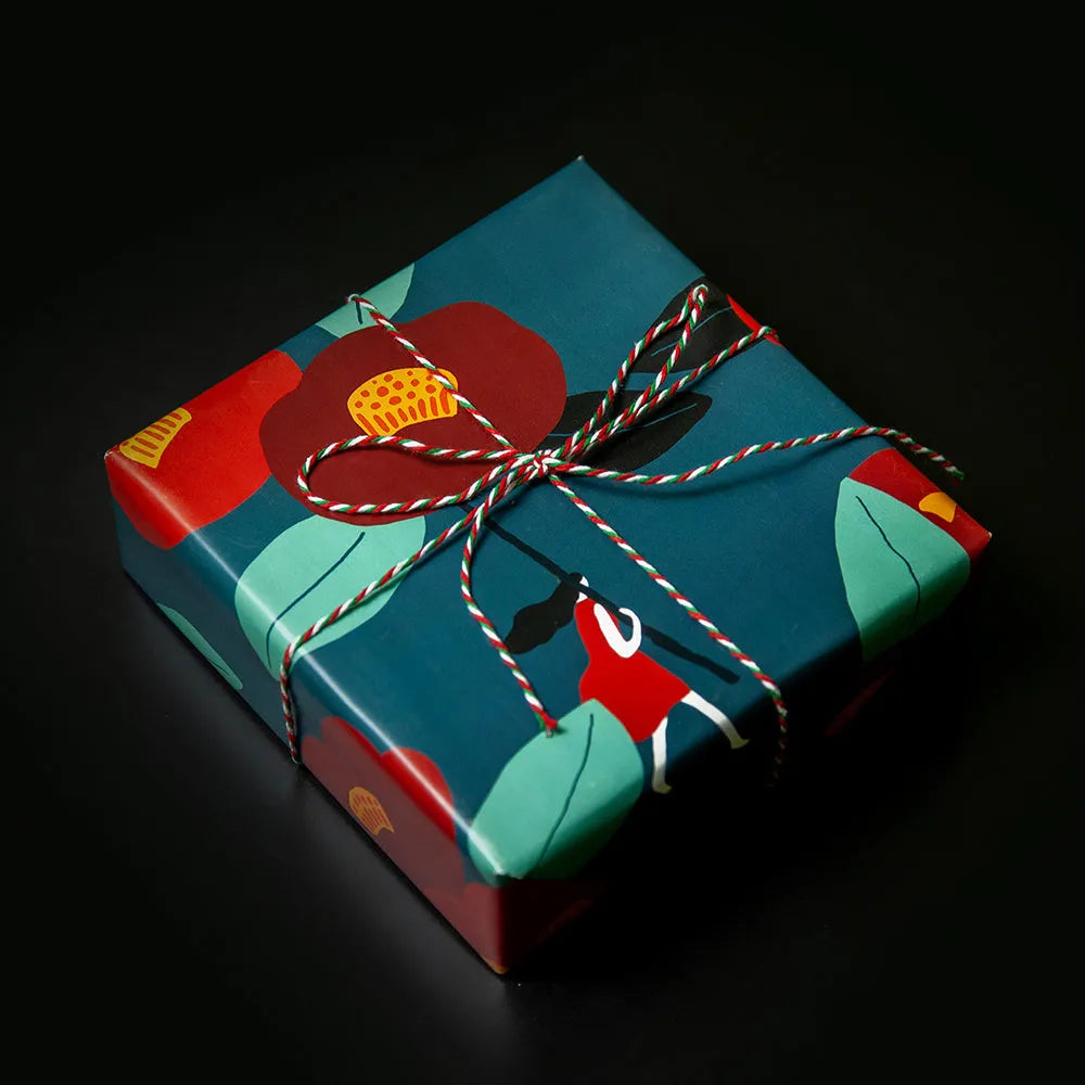 Green waterproof Christmas gift box with Camellia design and fixed tray