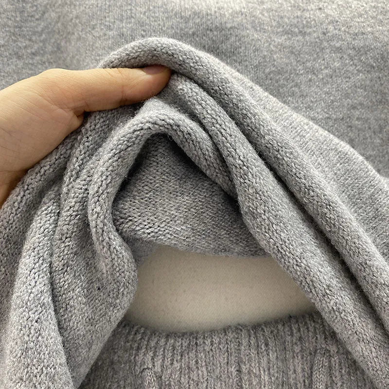Women's loose-fitting knitted sweater and wide leg shorts two-piece set in oatmeal colour
