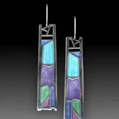 Water drop-shaped silver alloy earrings with irregular oil colour finish measuring 4cm long