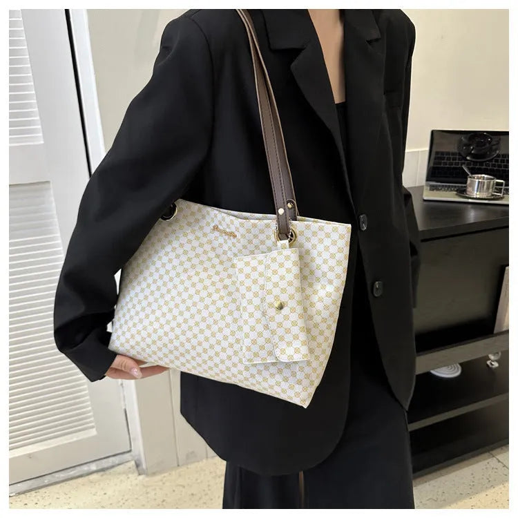 Large capacity casual retro printed shoulder underarm bag in PU with stitching