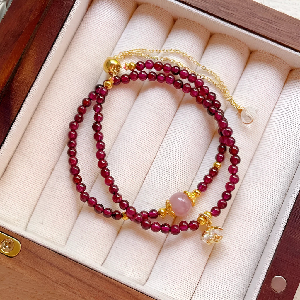 Natural garnet bracelet for women with double ring design and manual craftsmanship