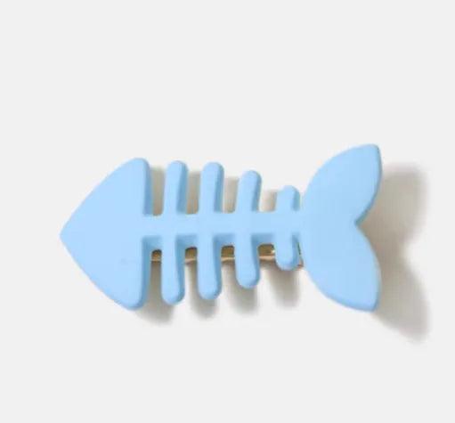 Fishbone pattern plastic barrette with duckbill clip in minimalist candy colour