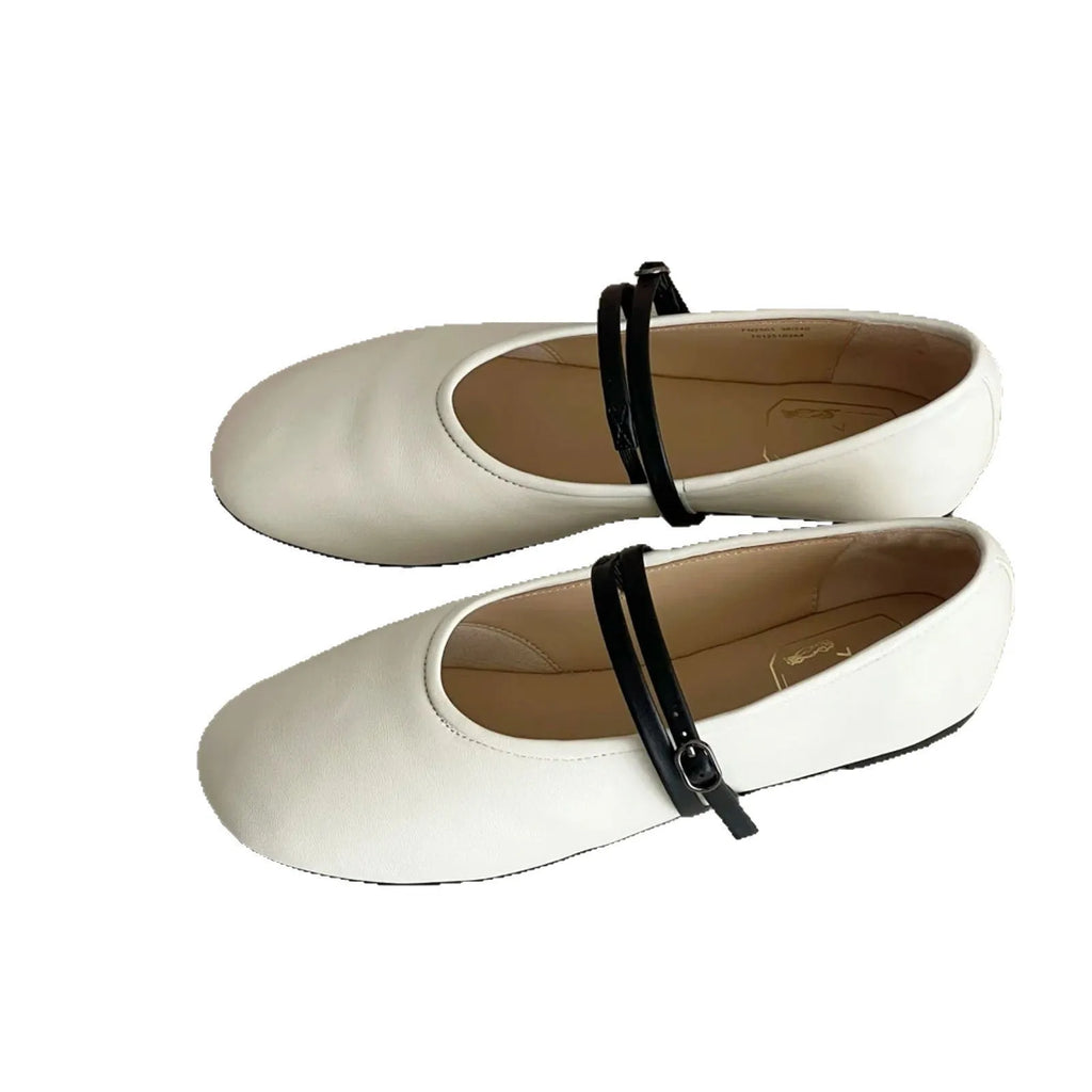 Soft retro round toe Mary Jane flat shoes in black sheepskin leather with buckle closure and low heel