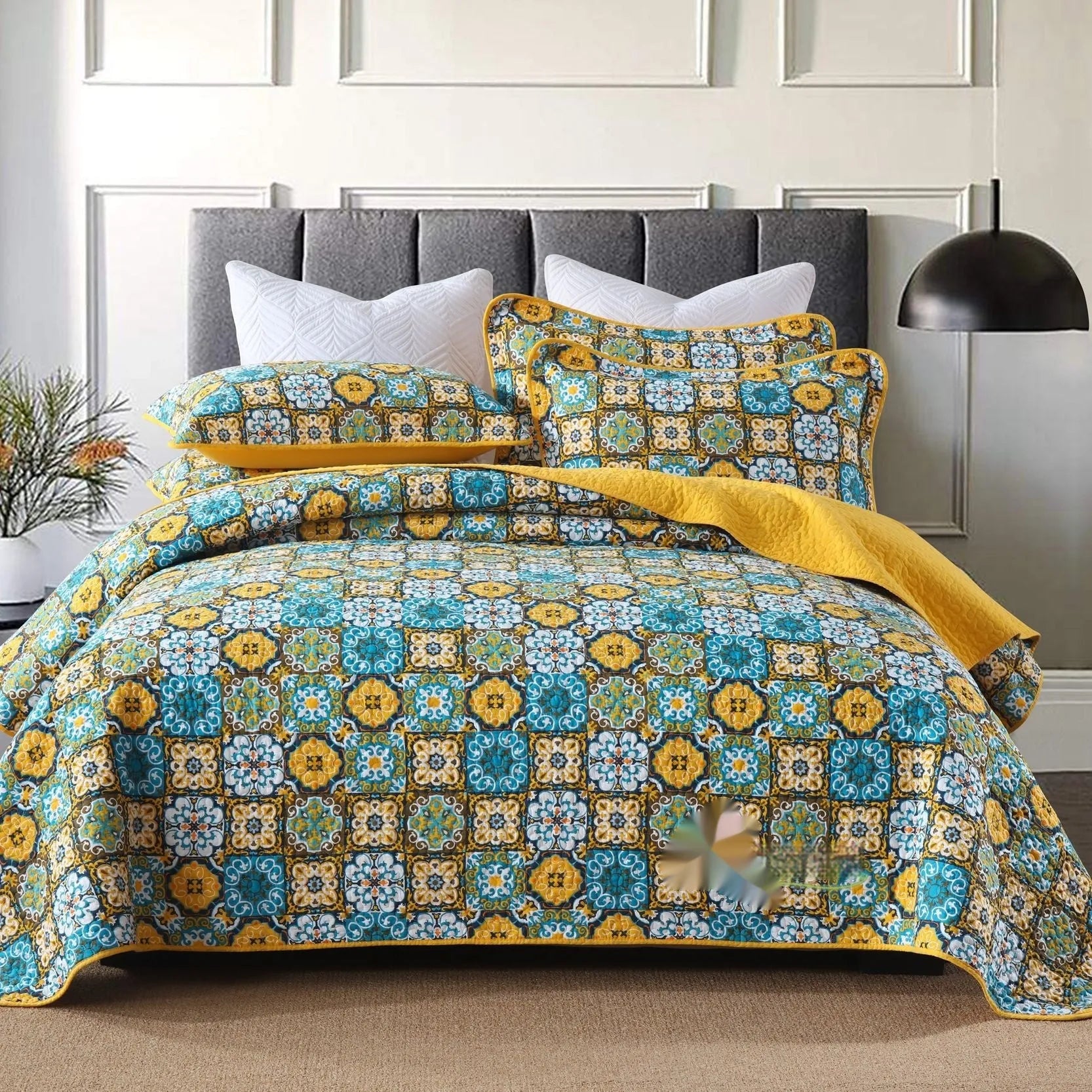 Quilted cotton bed cover three-piece set with decorative pattern on 1.5-1.8m bed