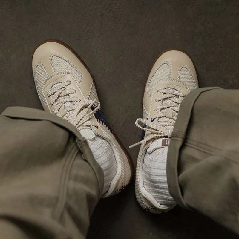 White fashion casual exercise men's sneakers with mesh upper and flat heel