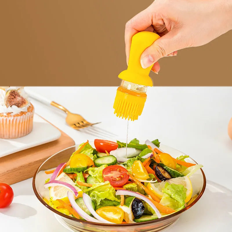 Glass oil dispenser with silicone brush for cooking and BBQ, 550ml capacity with stainless steel nozzle