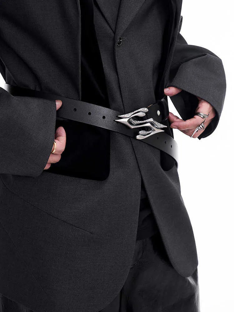 Black men's leather belt with metal buckle on a 110cm length of two-layer cowhide.