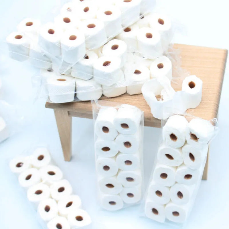 Miniature paper simulated tissue roll model measuring 30x15x80mm for children's dollhouse play