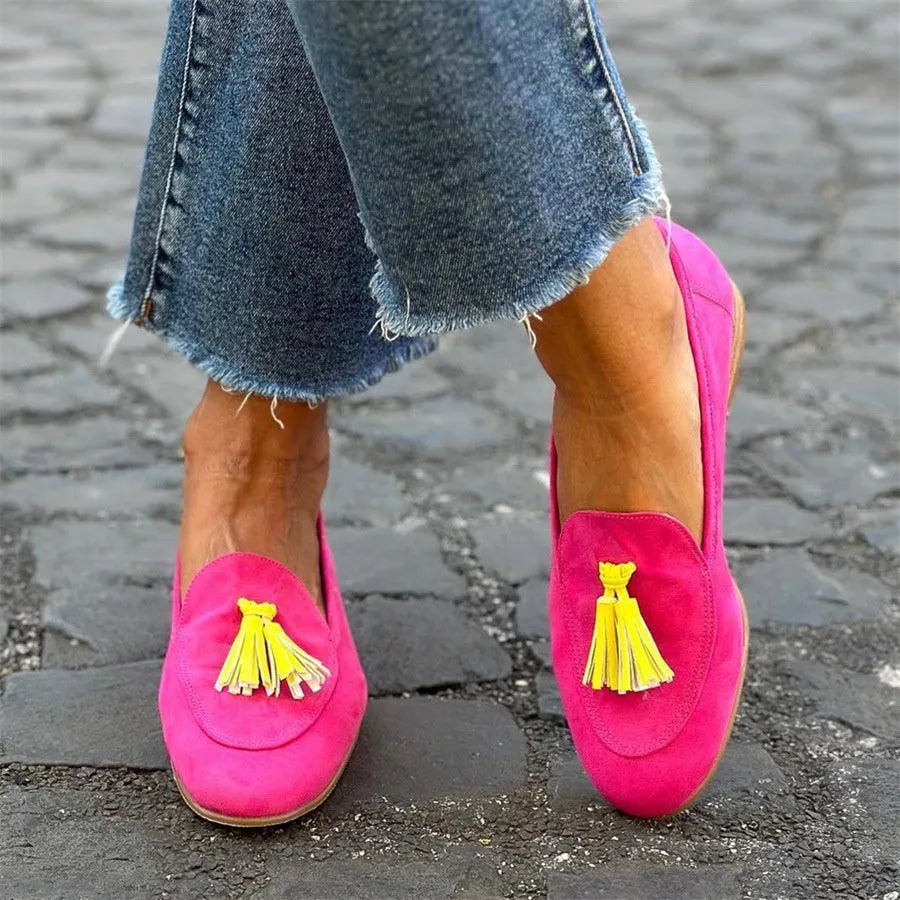 Flat round head shallow mouth tassel women's casual pumps in emerald green with suede upper and rubber sole