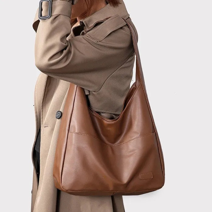 Women's retro style PU leather shoulder bag in horizontal square shape with single strap