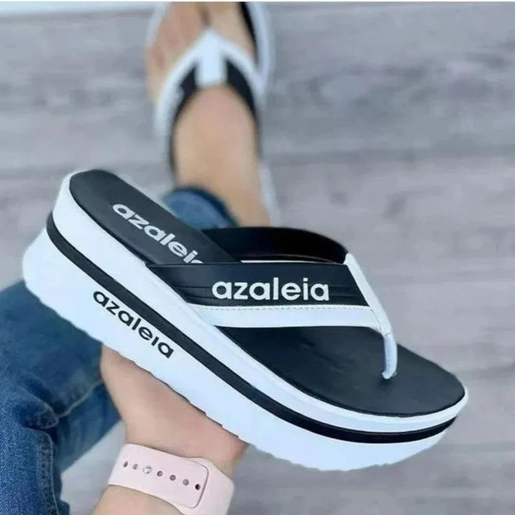 Women's summer platform solid colour casual slippers in black with herringbone toe holder and PU upper
