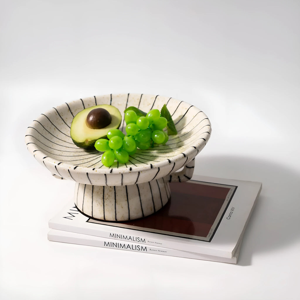Black and white striped synthetic resin fruit plate with 20cm diameter