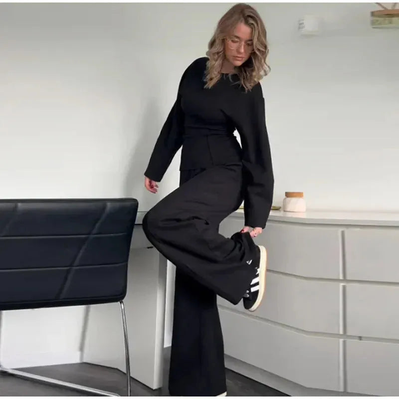 Women's polyester fleece trouser suit with long sleeve O-neck top and wide leg trousers