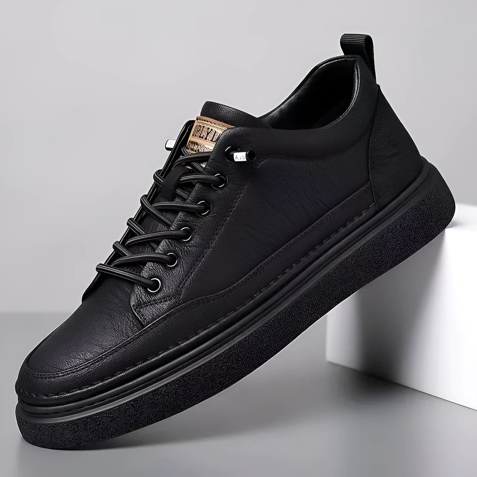 Men's all-match black sports casual loafers with sewing line detail on upper