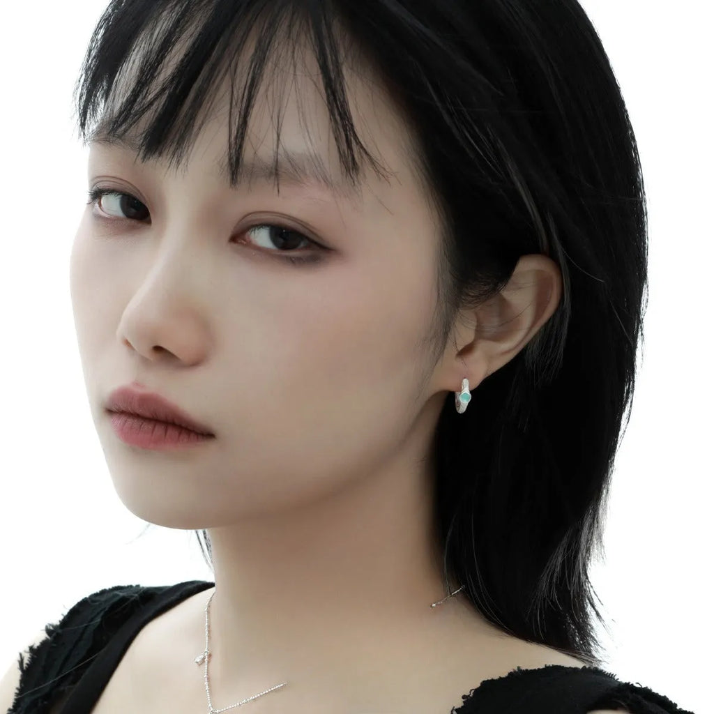 925 silver geometric round ear clip for women, burnt silver colour, non-piercing clip-on design