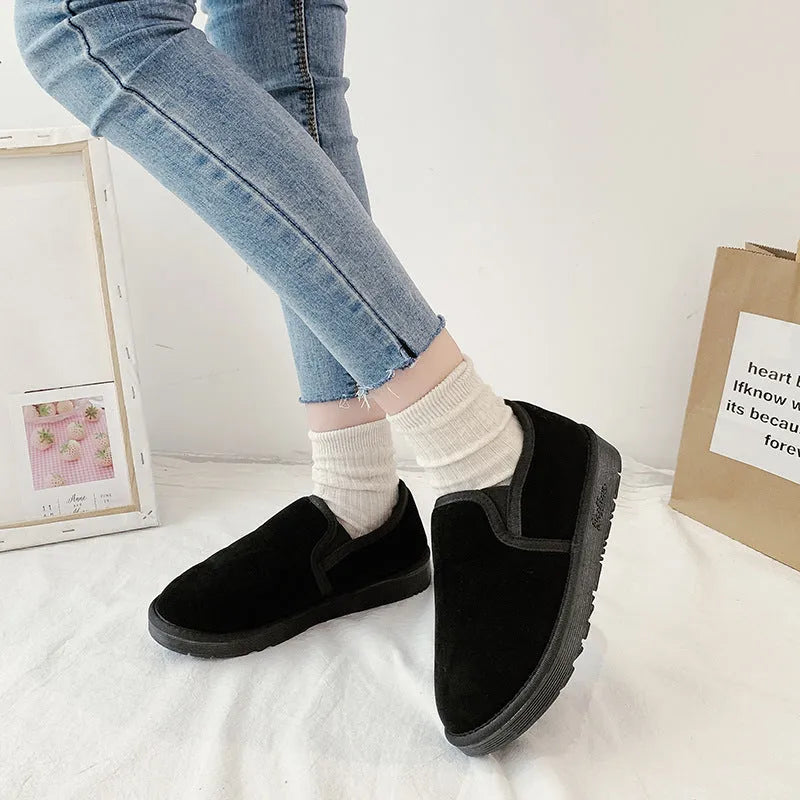 Fleece-lined flat heel snow boots in five colour options with round toe design