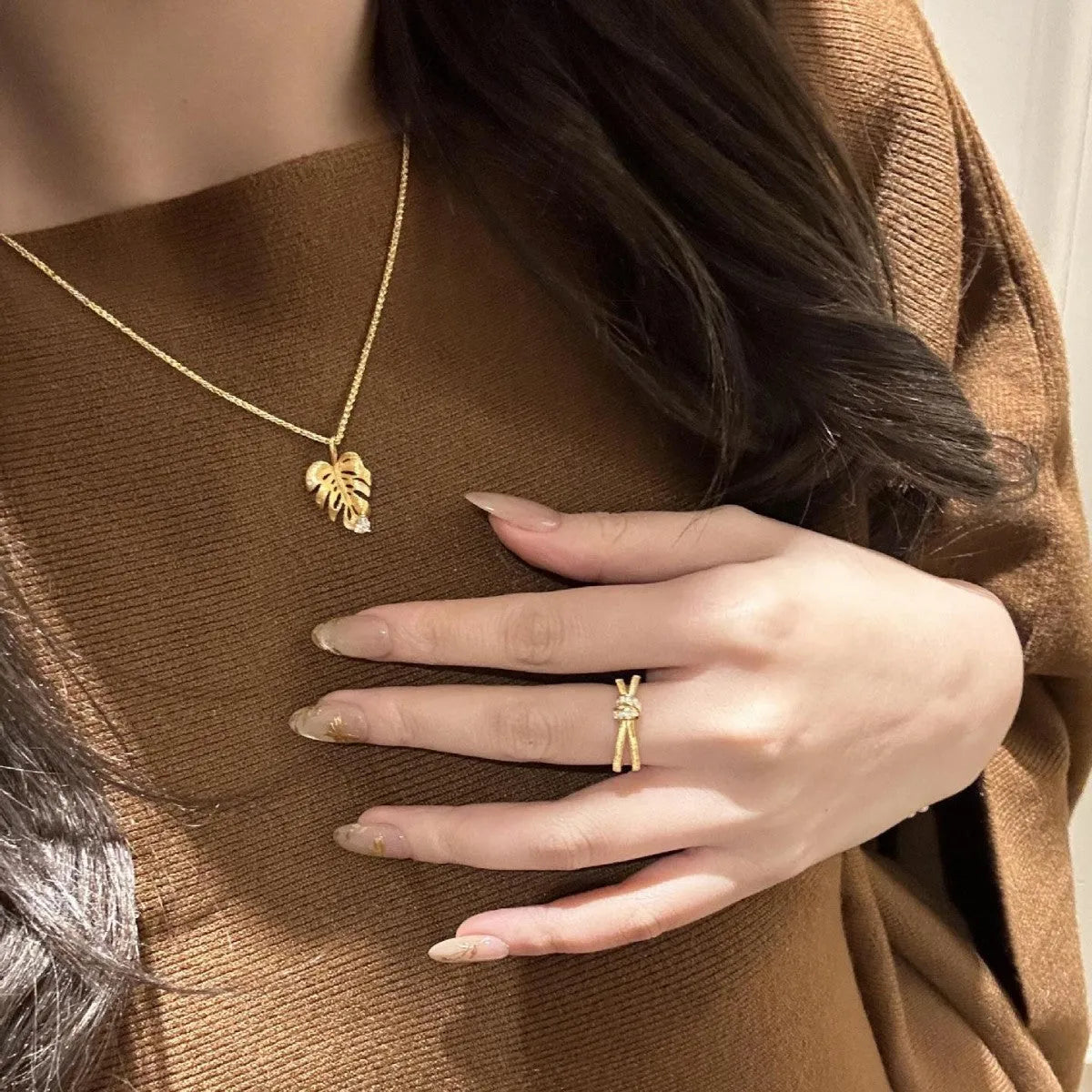 925 silver diamond pendant necklace with geometric bamboo leaf shape and Chopard chain on silver tone