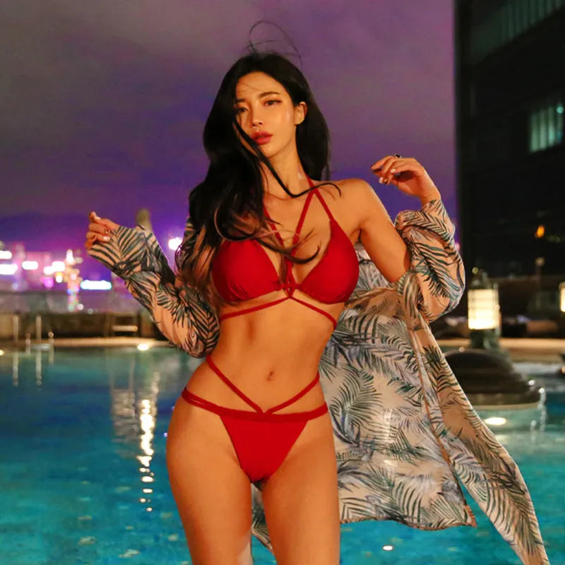 Black and red women's two-piece nylon bikini swimsuit for swimming