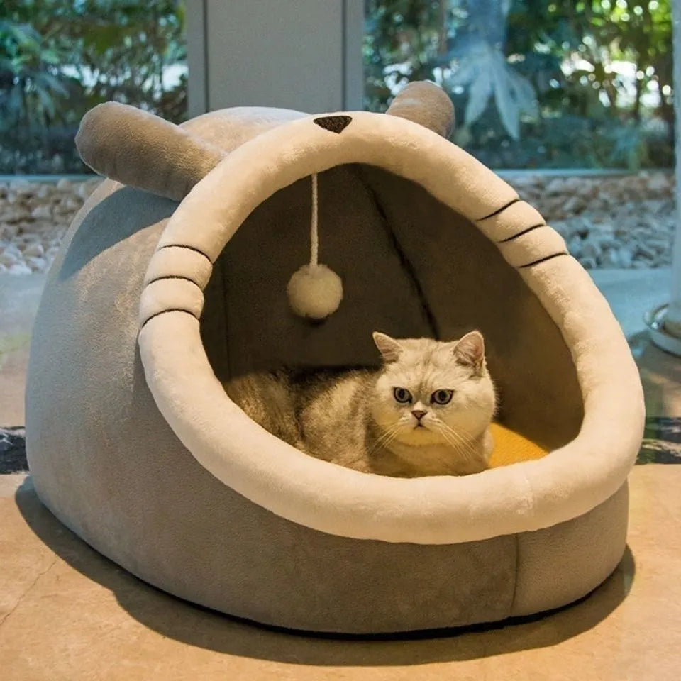 Semi-closed cloth pet bed in light gray Totoro colour with semi-open front and padded base