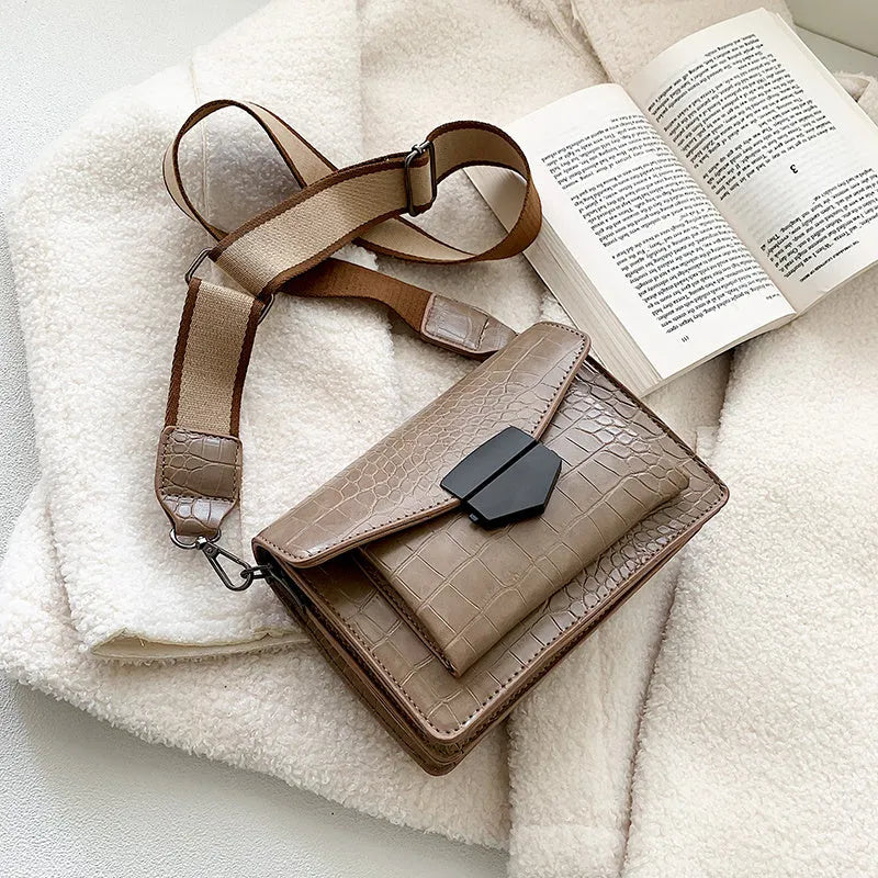 Vintage crossbody bag PU leather brown with compact 20x14x7cm size for women