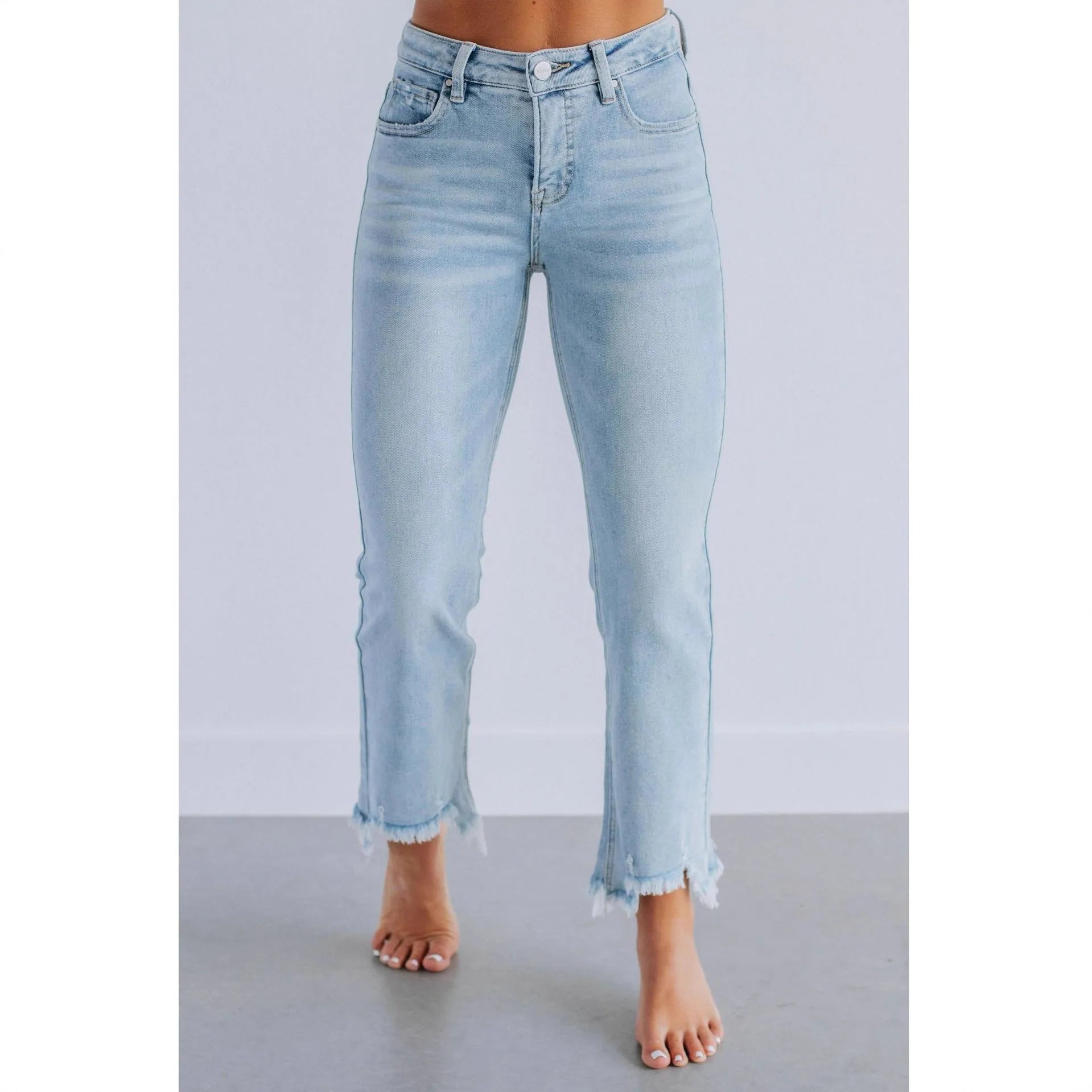 Women's solid colour denim trousers with a hand-worn finish in dark blue and light blue