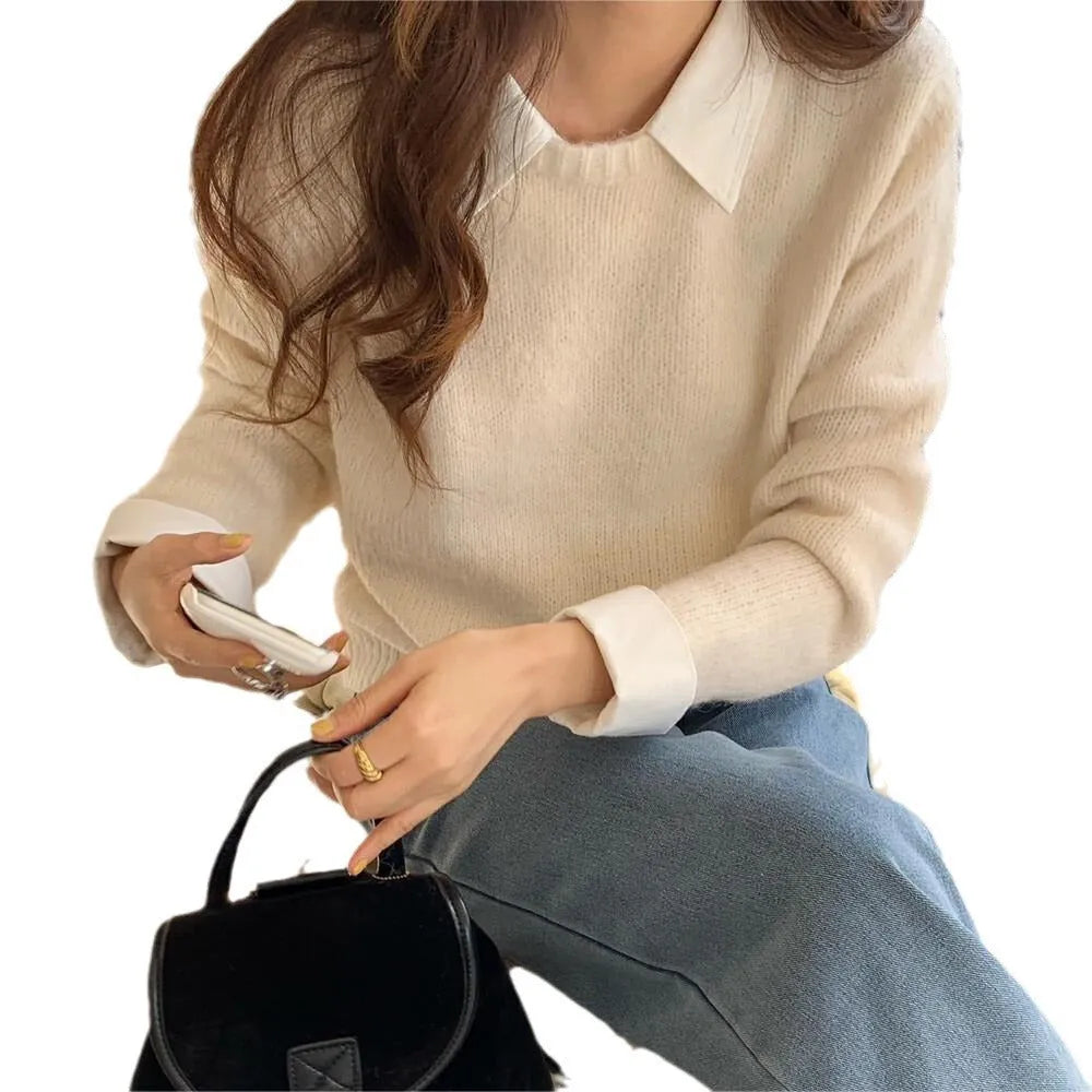 Women's knitwear top with contrast lapels in loose free size fit