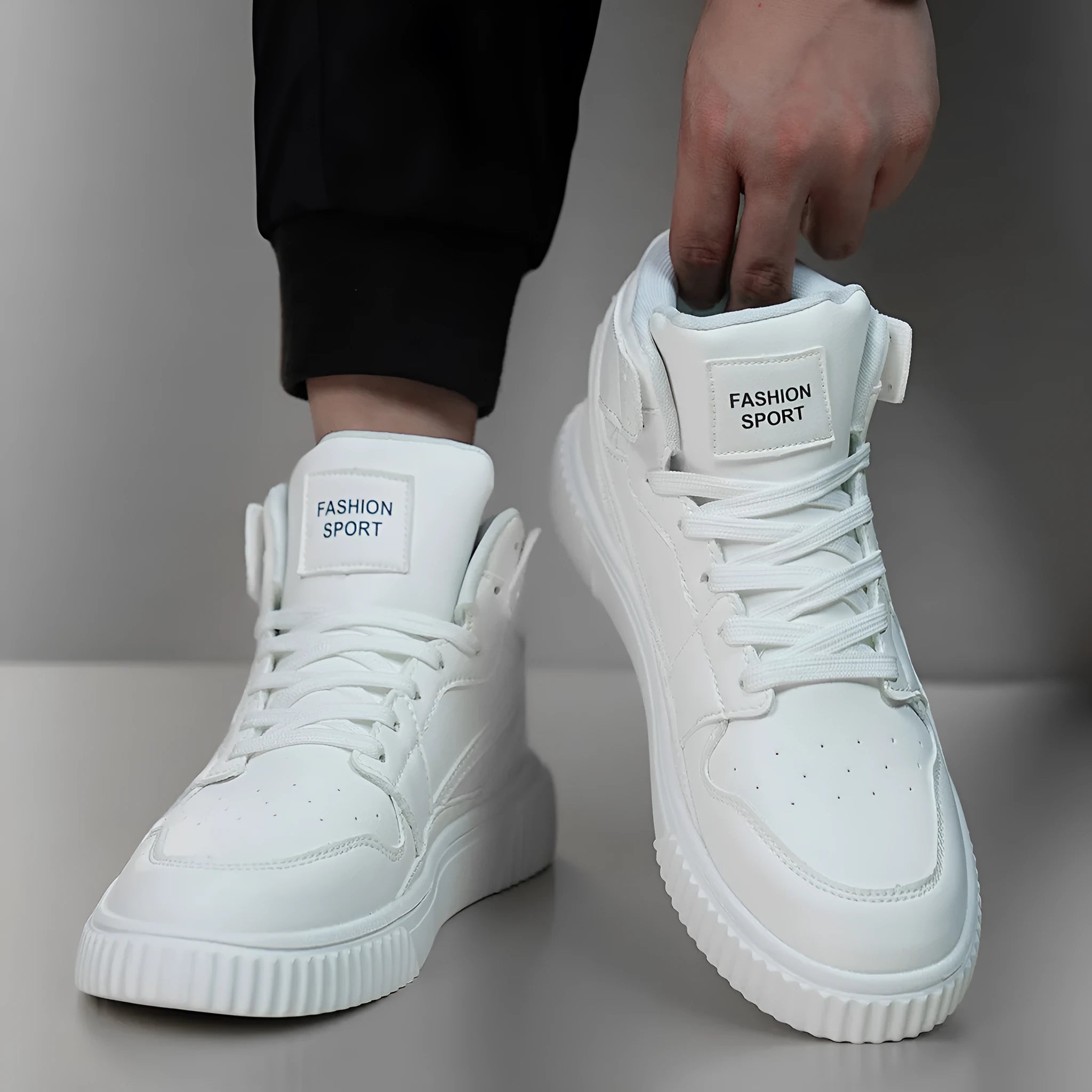 White men's casual shoes with round toe and microfiber upper for autumn and winter.