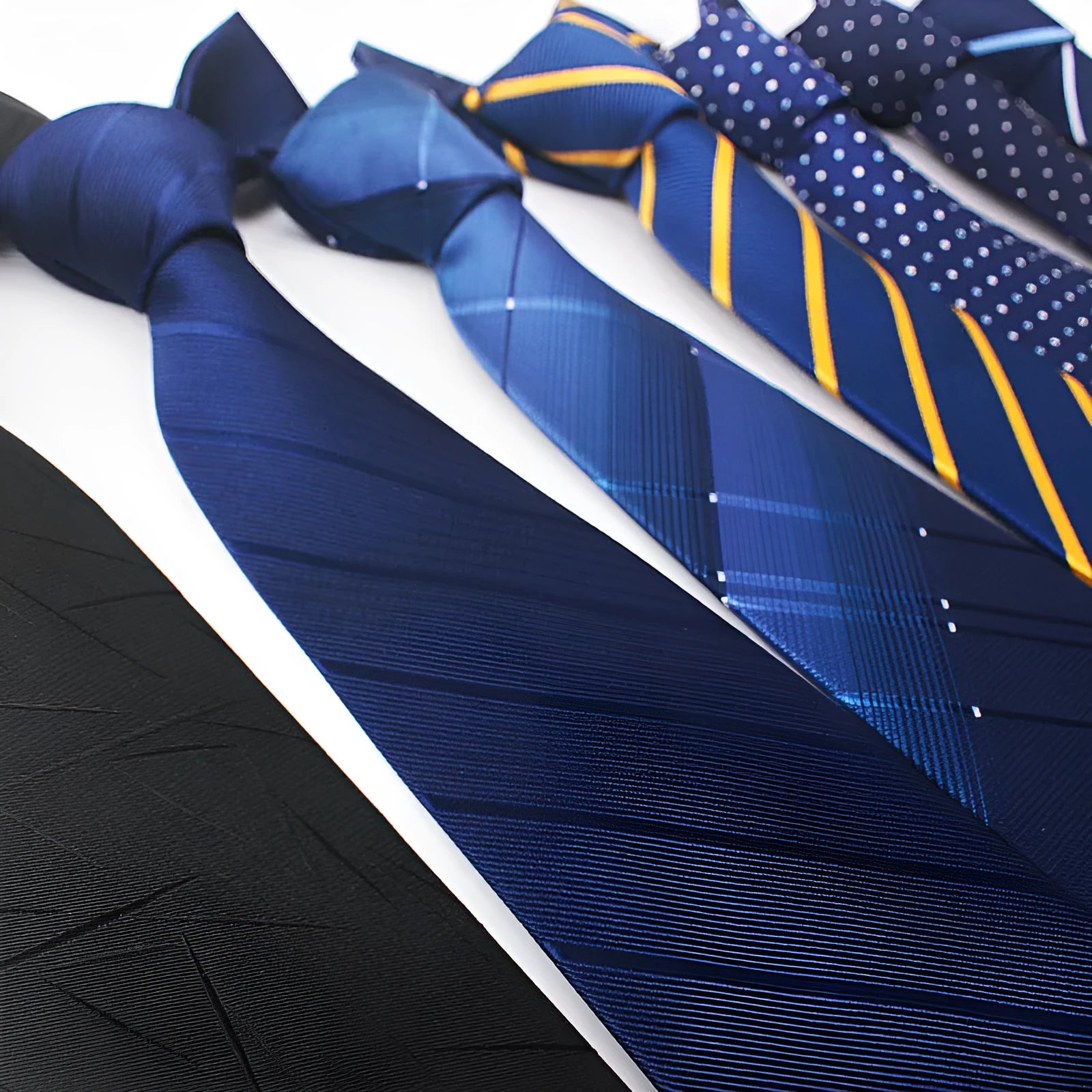 8cm wide polyester jacquard striped men's business tie shown in multiple colour variations