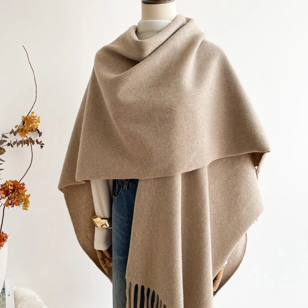 Women's longline jacquard imitation cashmere cloak in solid colour, 170x110cm, on a plain background