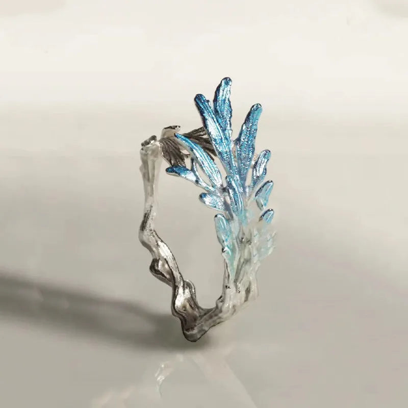 Adjustable alloy flower ring with leaf shape and open mouth design