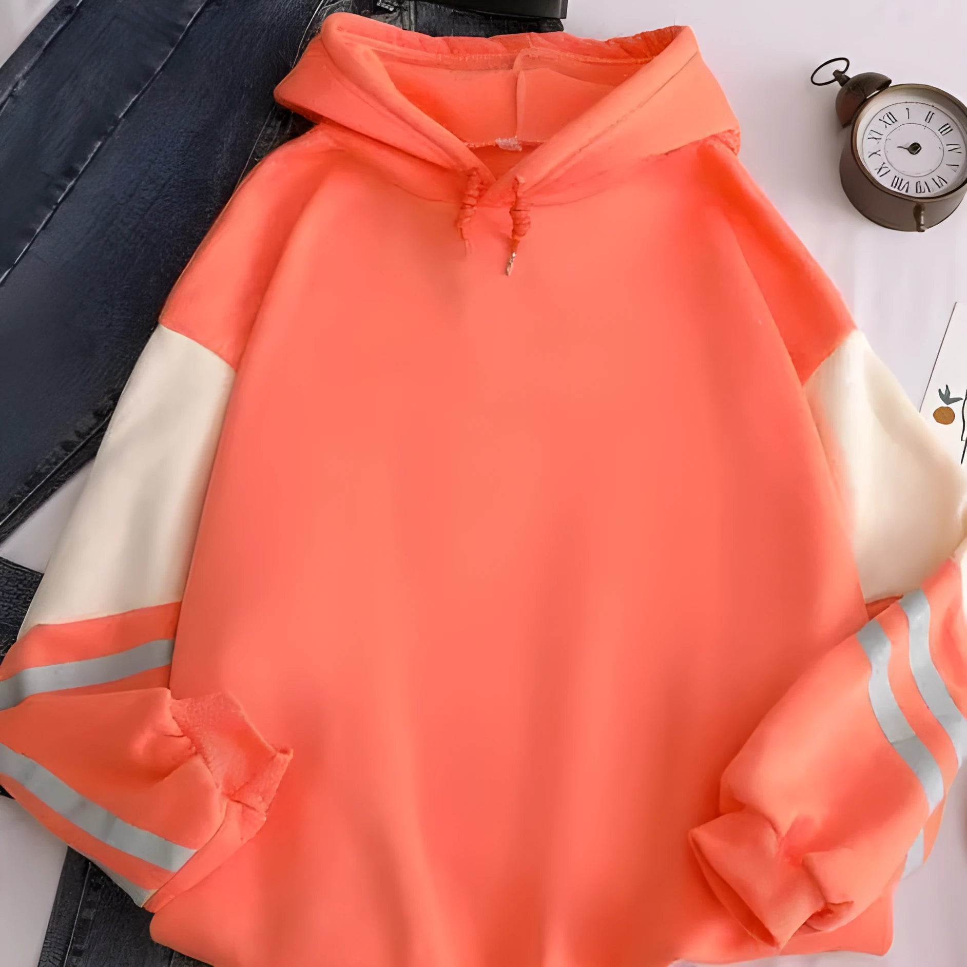 Loose-fit fleece-lined hoodie with contrast colour stitching in a two-tone colour option.
