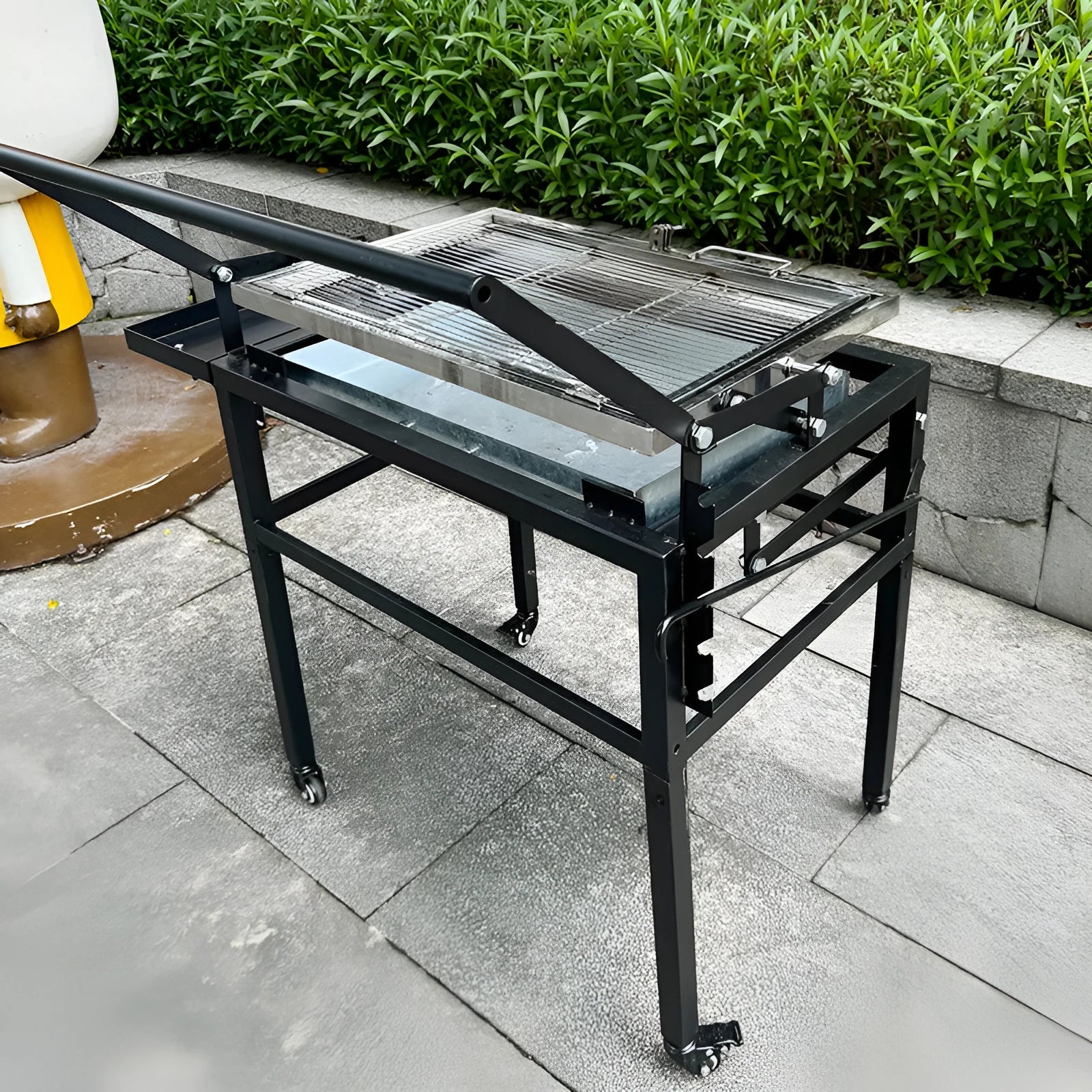 Foldable L-size charcoal barbecue grill with heavy-duty steel construction for courtyard and garden use