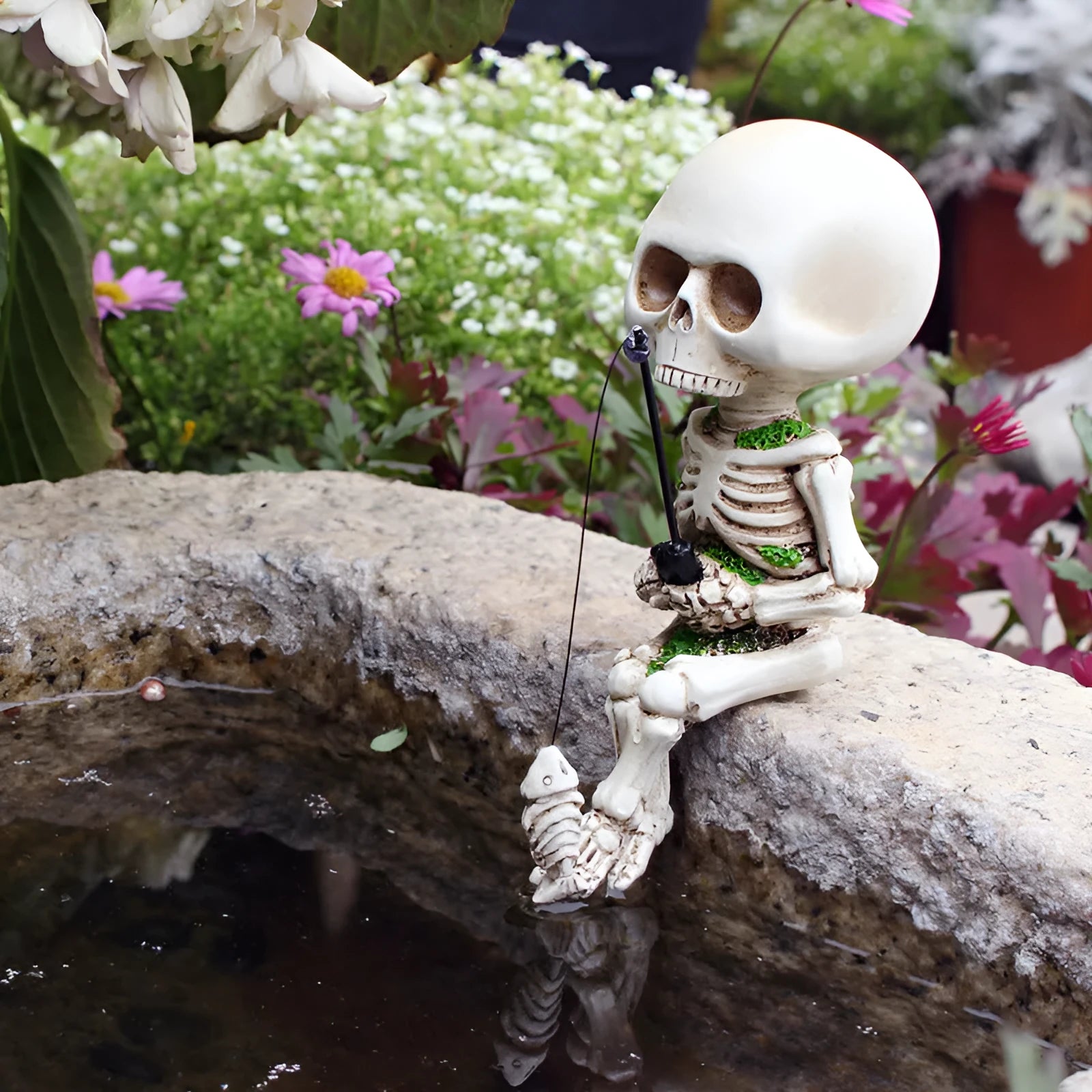 Halloween resin skull ornament for aquarium courtyard micro landscape in fishing skull colour