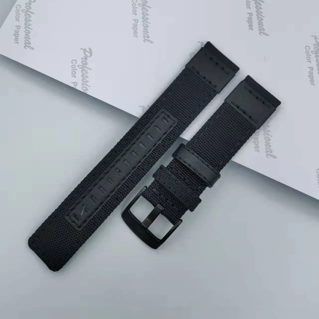 Oxford cloth canvas watch strap shown in multiple colours including army green and black, with size options displayed.