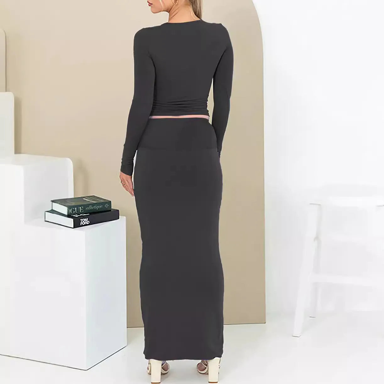 Women's black two-piece suit with three-quarter sleeves and long skirt in fresh sweet style