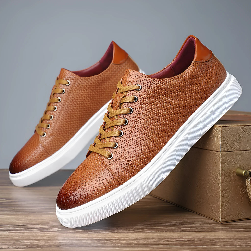 Men's black low-top leather business shoes with stitched detailing and a rubber sole.