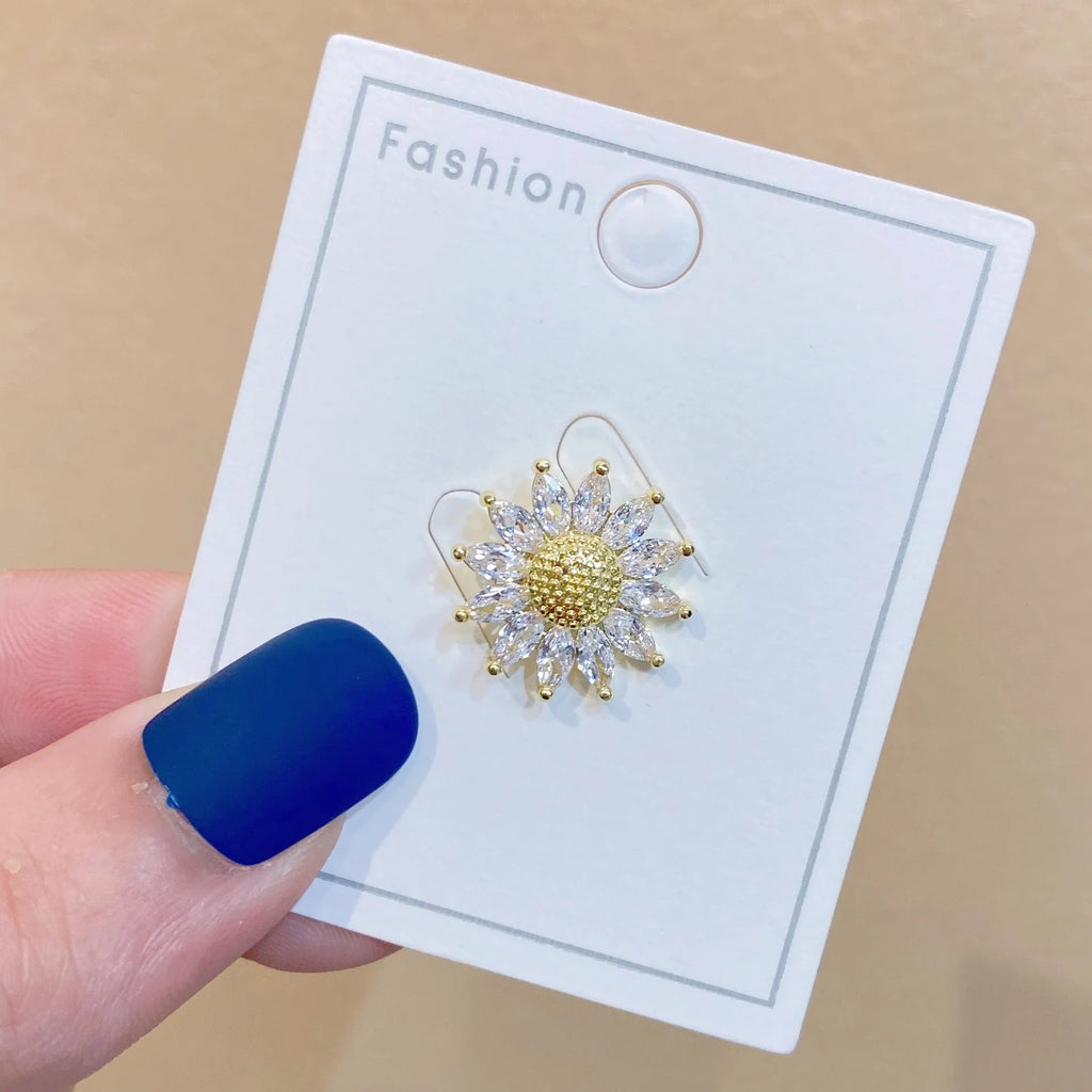 Japanese style geometric copper brooch for women's clothing decoration