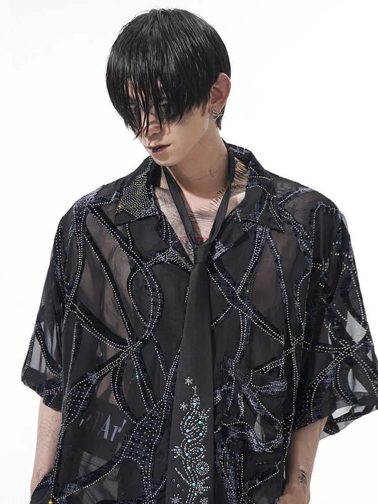 Lightweight translucent black and grey snake pattern men's short-sleeved shirt with lapel collar