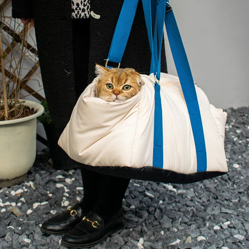 White portable cat bag made of peach skin velvet with cotton belt, measuring 45x35x26.5cm