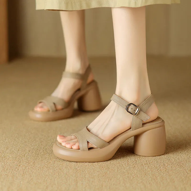 Women's open-toe platform sandals in apricot with a round-toe holder and rubber sole.