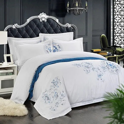 Four-piece 100% pure cotton bedding set with plain pattern, 60-thread-count twill weave, reactive dyeing, in 200x230cm size