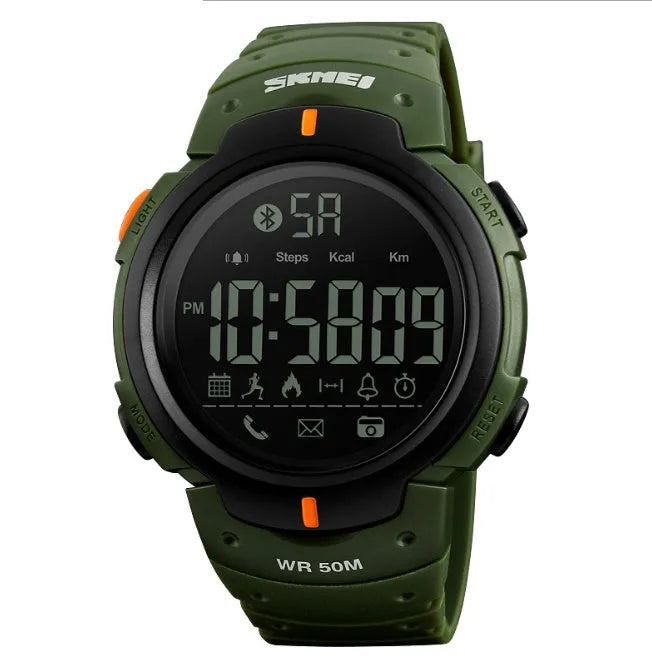 Sports smartwatch with 50mm round dial compatible with Apple and Android phones