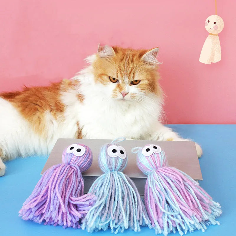 Bite-resistant wool ball cat toy measuring 10×13×4cm for hanging play