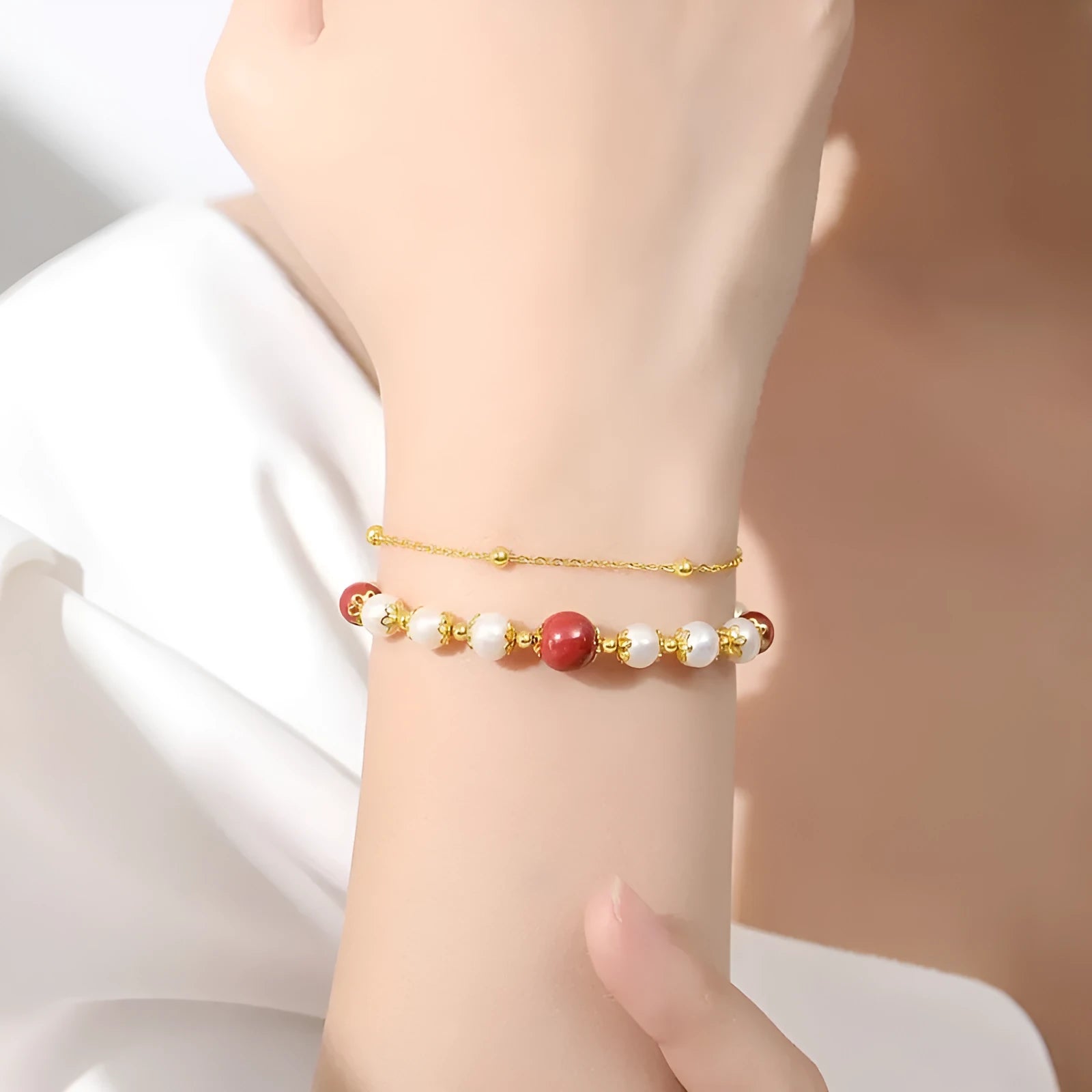 Sterling silver double-layer bracelet with white moonlight and cinnabar mole freshwater pearl design