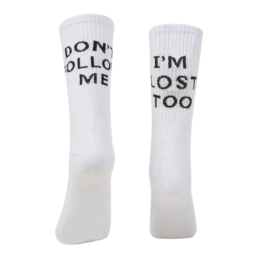 Cotton socks with English alphabet pattern in black and white, one size, breathable and sweat absorbing