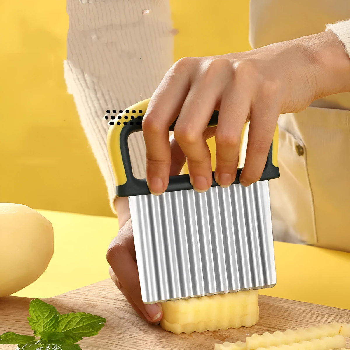 Stainless steel wolf tooth diced potato knife with wire-drawn finish in yellow colour box packaging