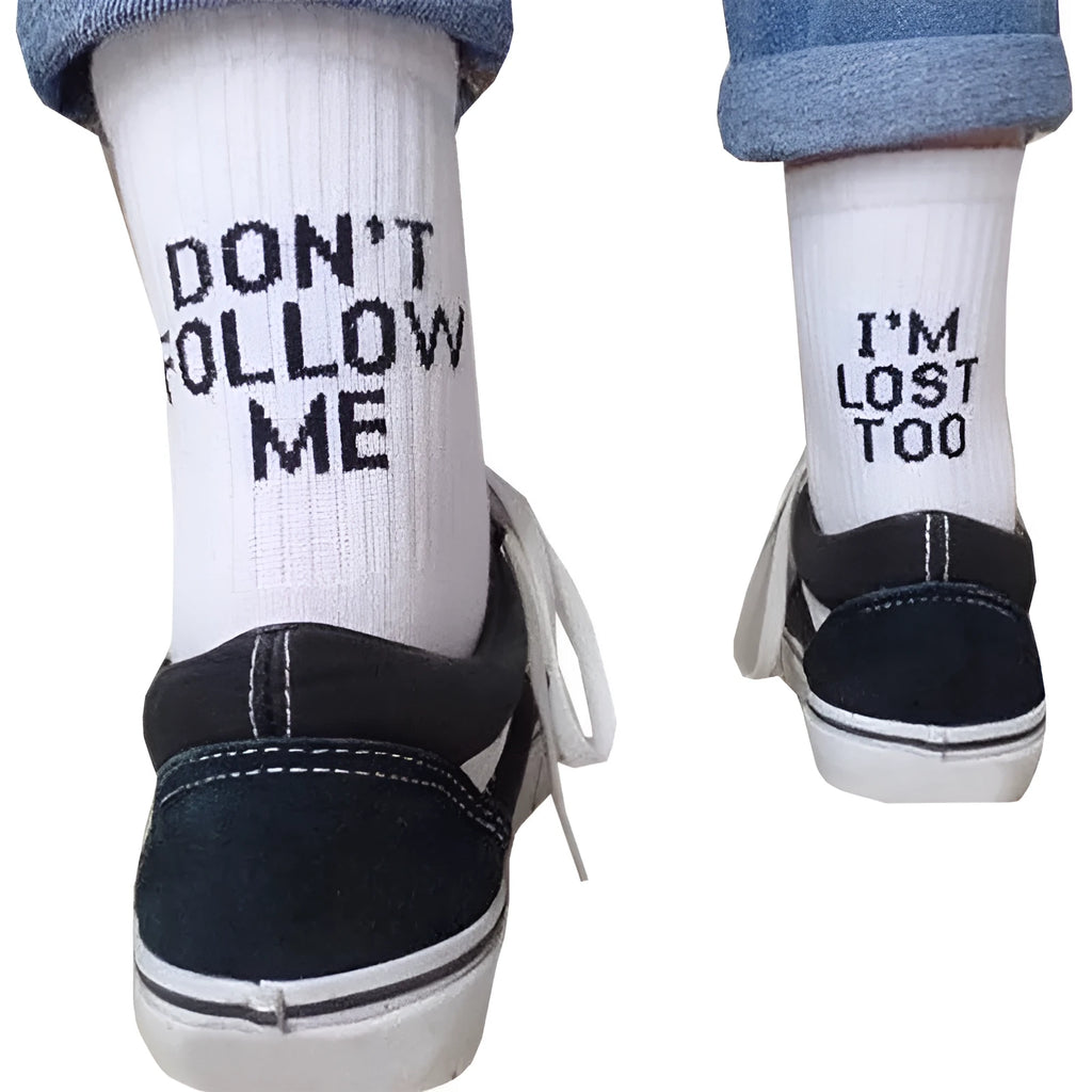 Cotton socks with English alphabet pattern in black and white, one size, breathable and sweat absorbing