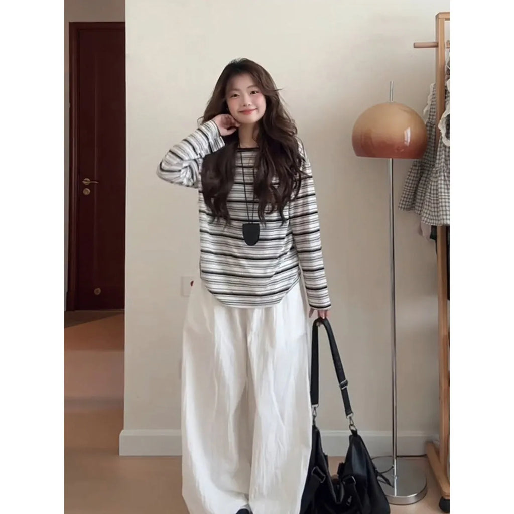 Black stripes long sleeve polyester t-shirt with relaxed fit for women