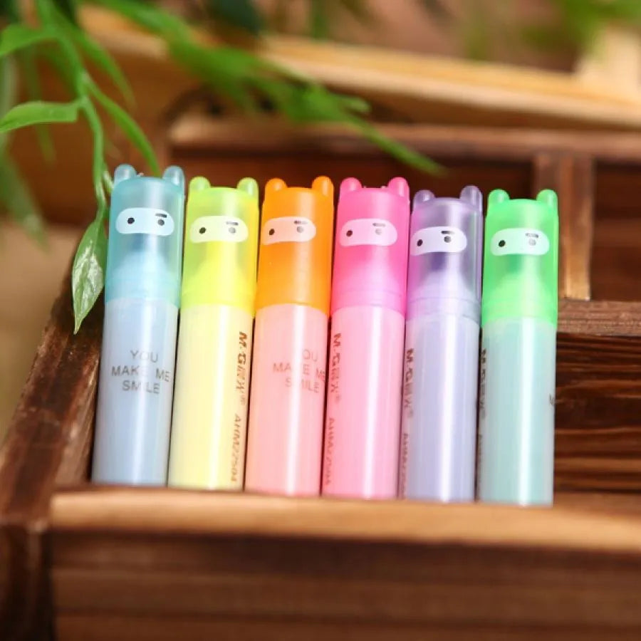 Six colour highlighter pen set with plastic shells and slanted oblique tips in bagged packaging