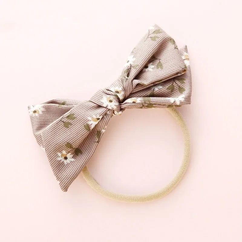 Children's knotted bow hair ring in cloth fabric with Snow White Princess printing